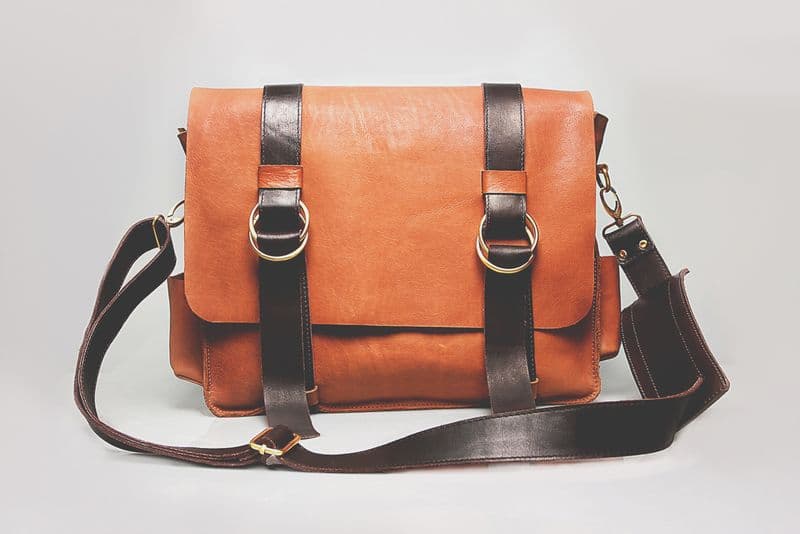 Sac messager en cuir cognac